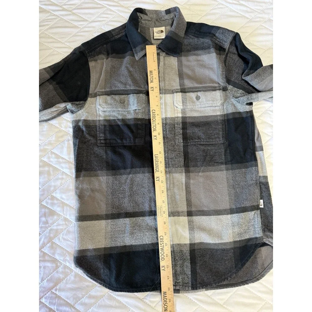 The North Face Flannel Shirt Men's Size Small Heavy Black/Gray Plaid Never Worn